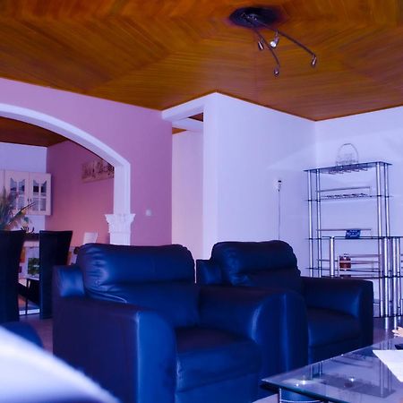 Residence Hoteliere Borel Denver 두알라 외부 사진