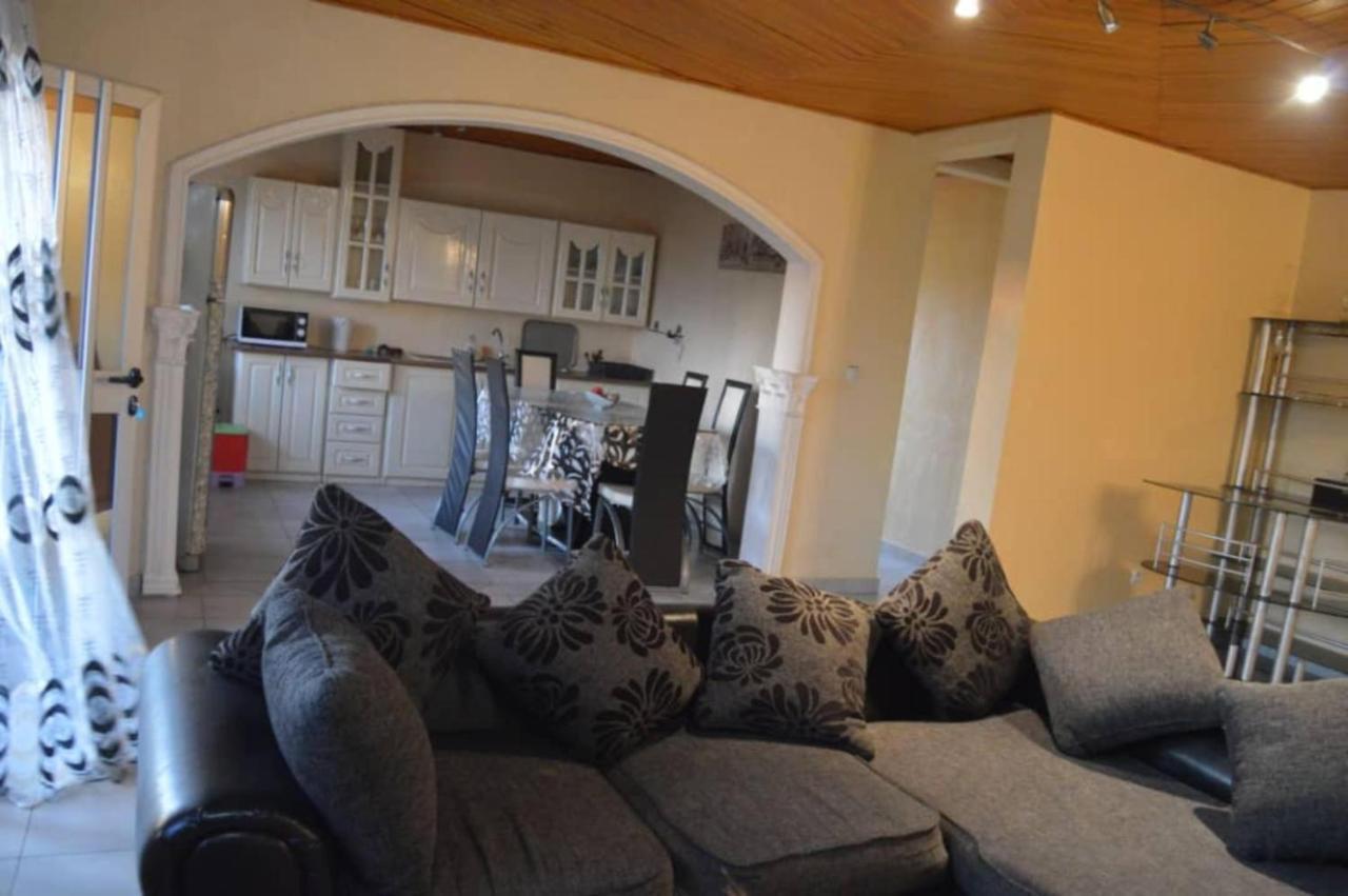 Residence Hoteliere Borel Denver 두알라 외부 사진